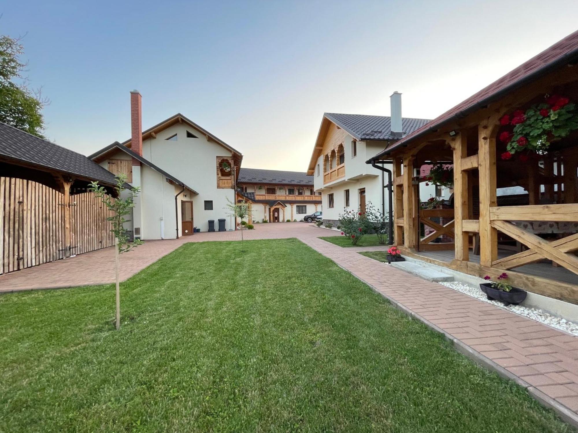 Pensiunea Valea Muntelui Bîrsana Exteriér fotografie